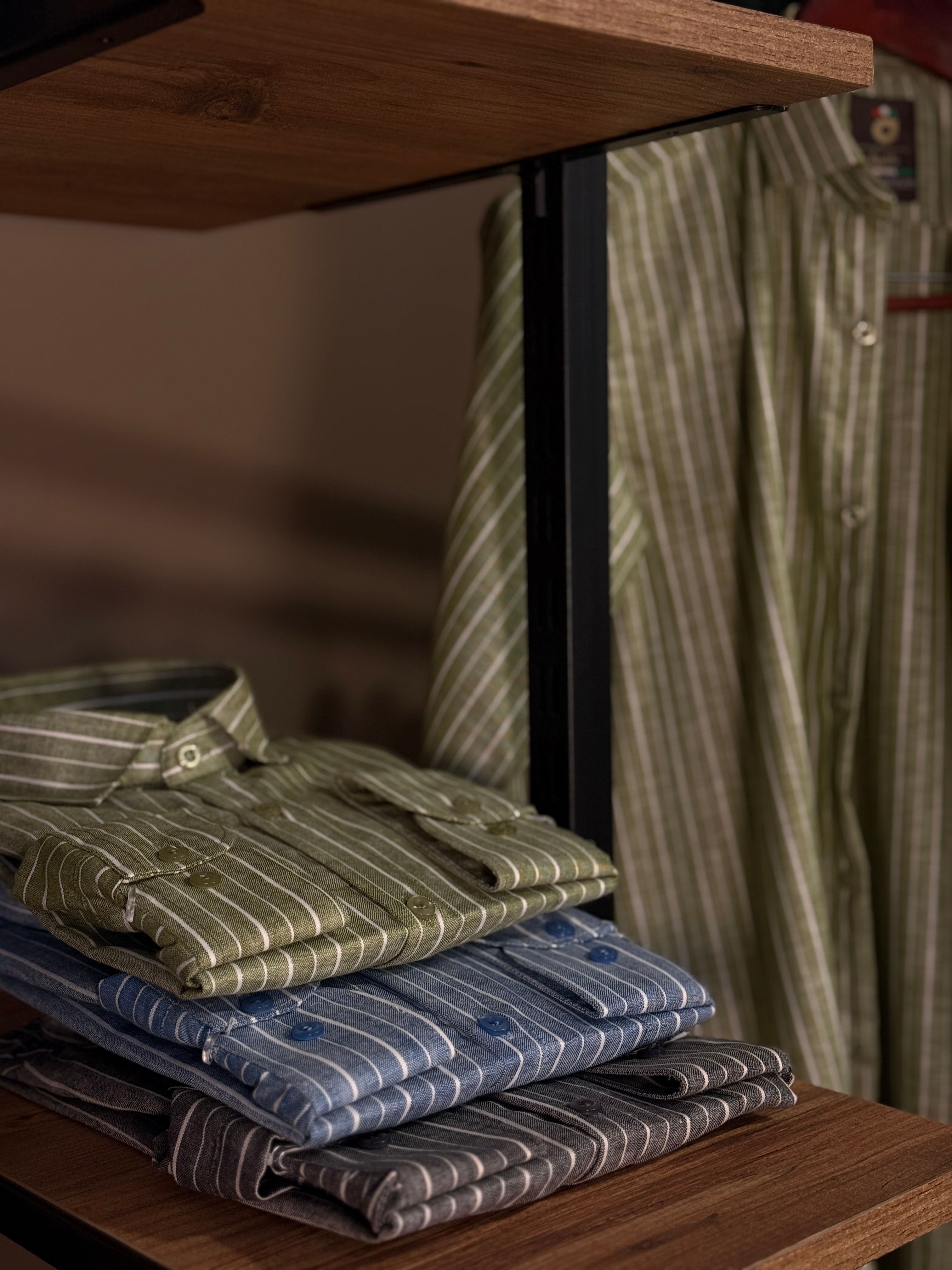 ئاڤیرا لینیا